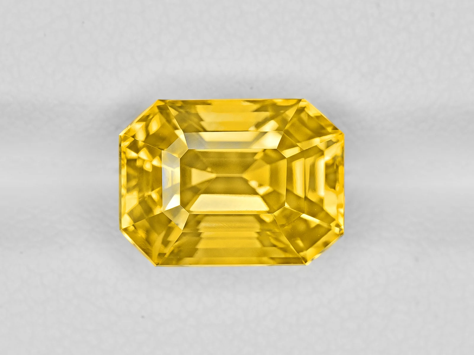 Guru-Yellow Supphire Bangkok